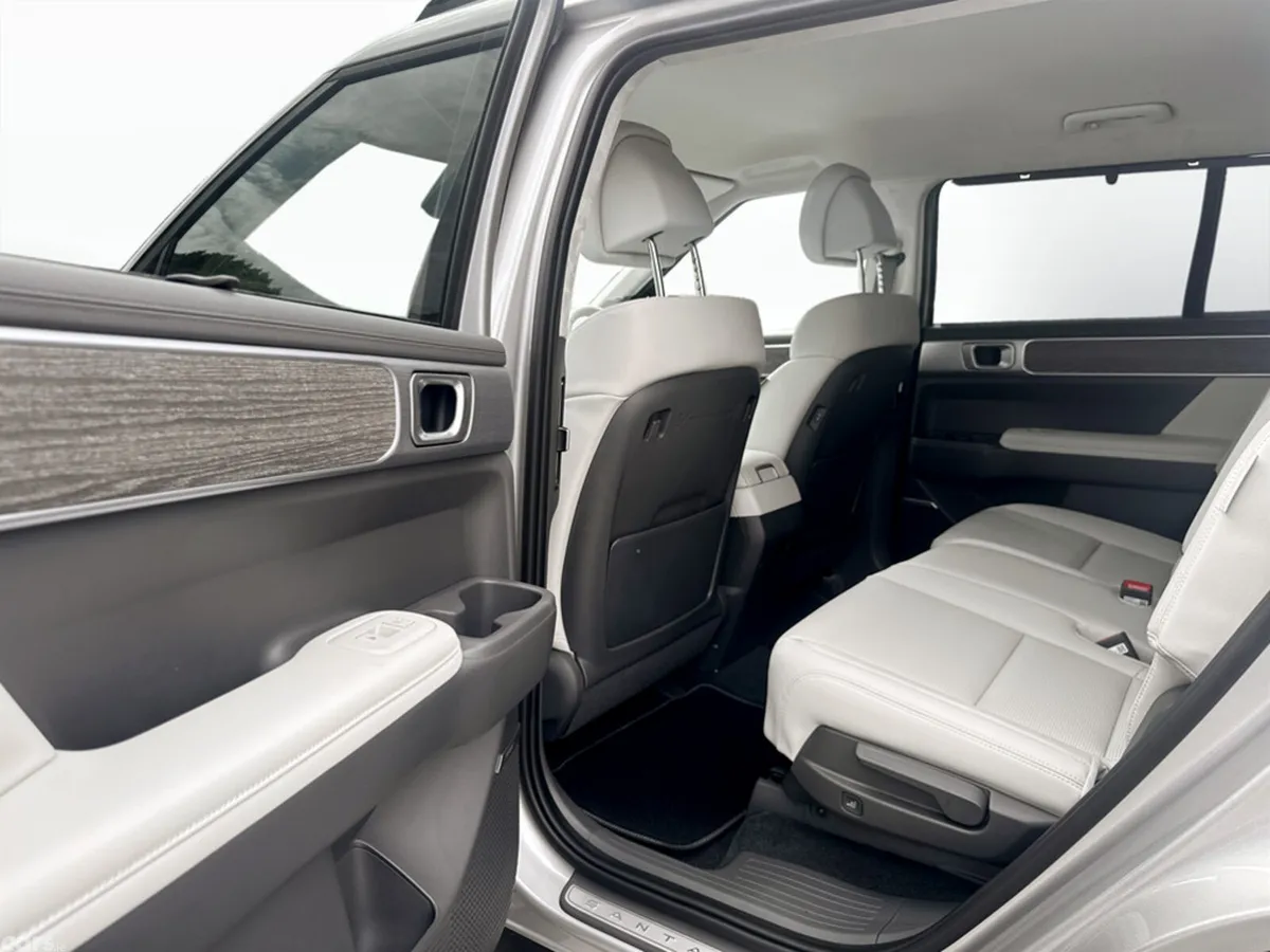 Hyundai Santa Fe SUV, Petrol Plug-in Hybrid, 2026, Grey