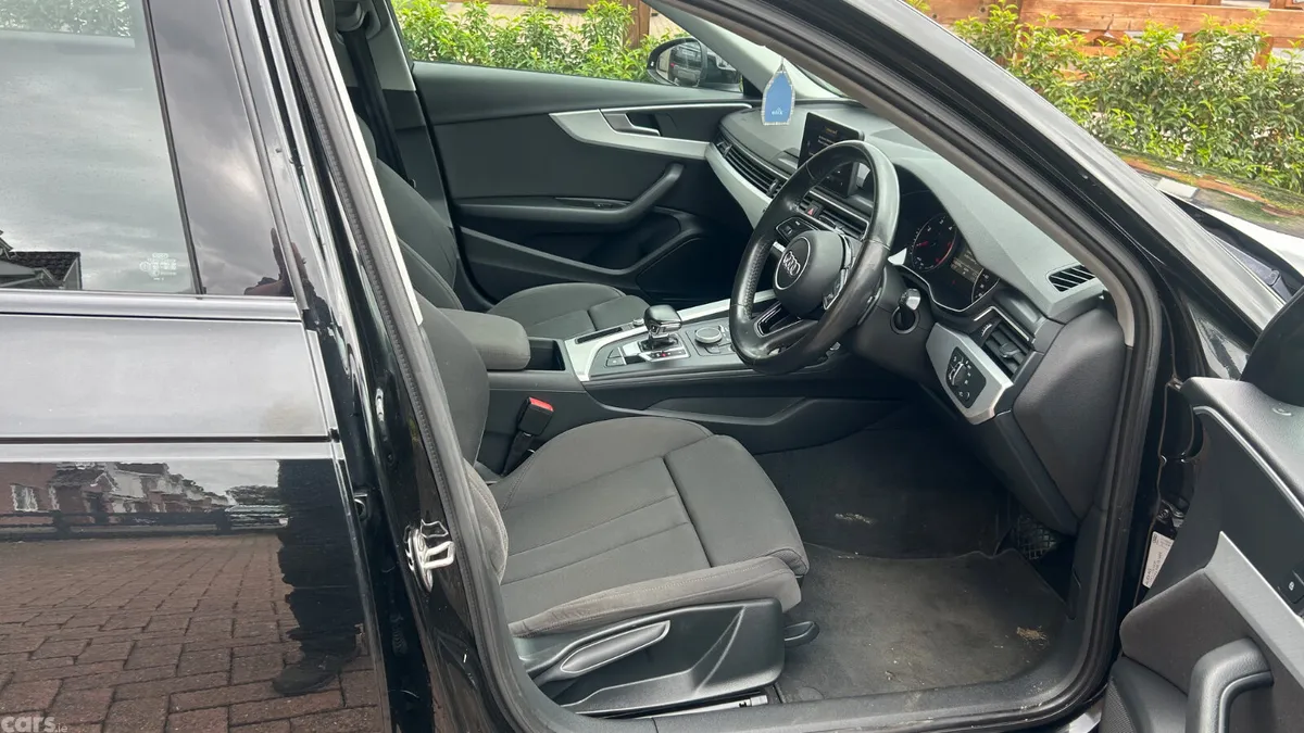 Audi A4 Saloon, Diesel, 2017, Black
