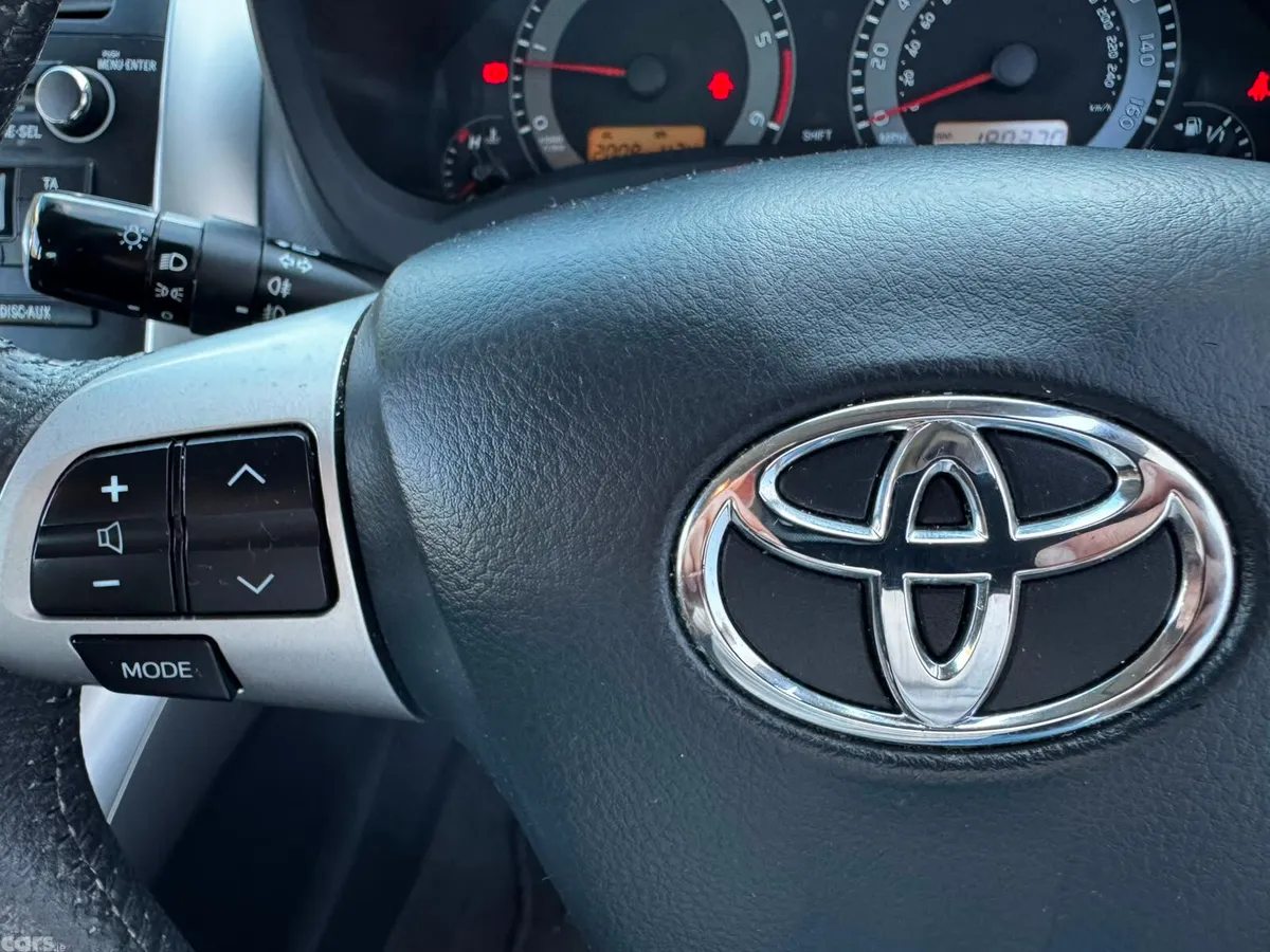 Toyota Auris Hatchback, Diesel, 2011, Grey