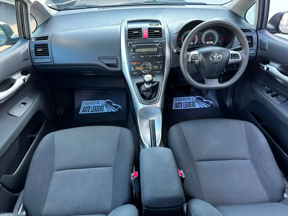 Toyota Auris Hatchback, Diesel, 2011, Grey