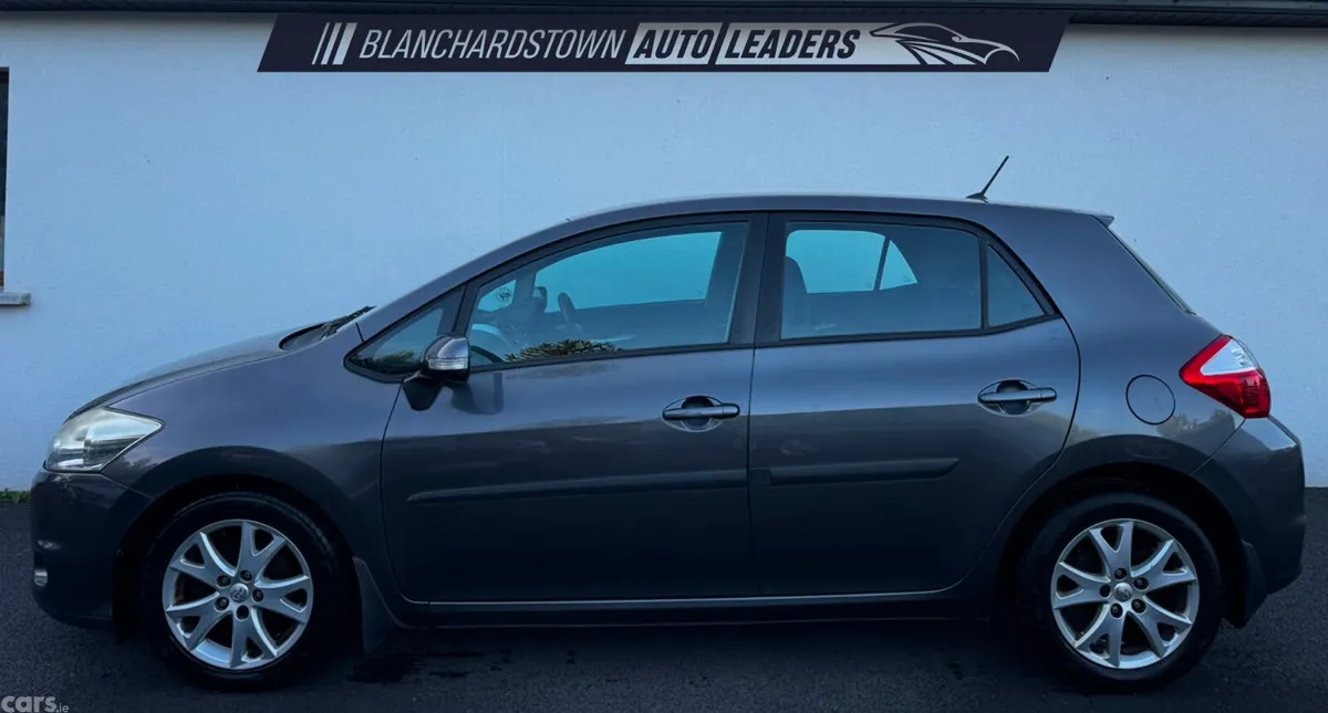 Toyota Auris Hatchback, Diesel, 2011, Grey