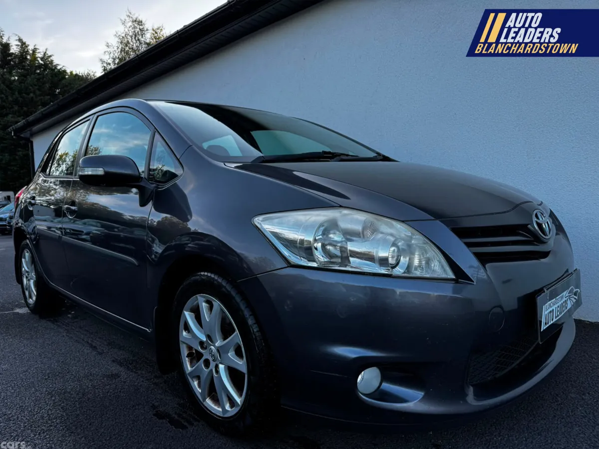 Toyota Auris Hatchback, Diesel, 2011, Grey