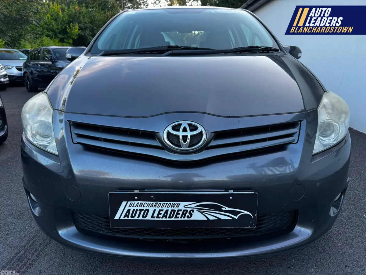Toyota Auris Hatchback, Diesel, 2011, Grey