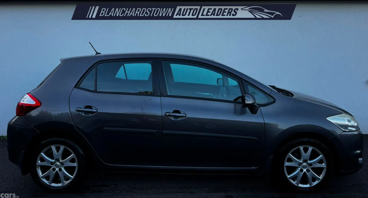 Toyota Auris Hatchback, Diesel, 2011, Grey