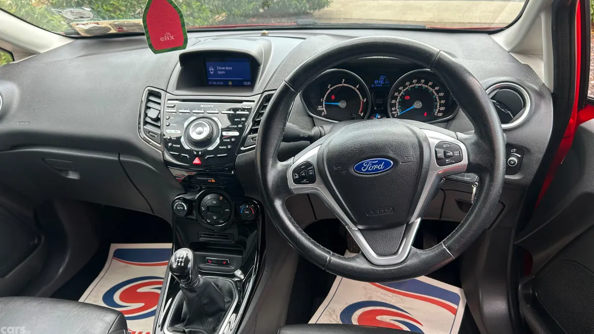 Ford Fiesta Hatchback, Diesel, 2013, Red