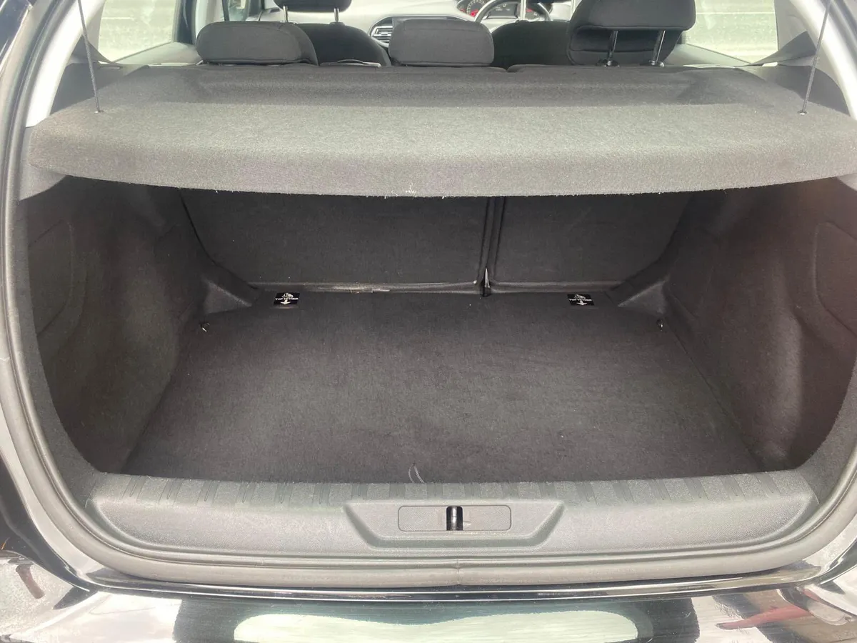 Peugeot 308 Hatchback, Petrol, 2015, Black