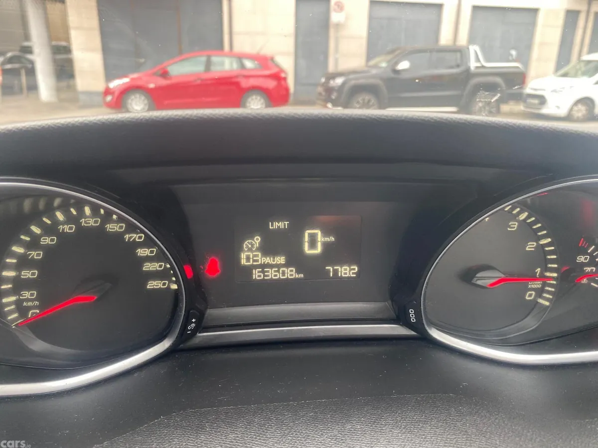 Peugeot 308 Hatchback, Petrol, 2015, Black