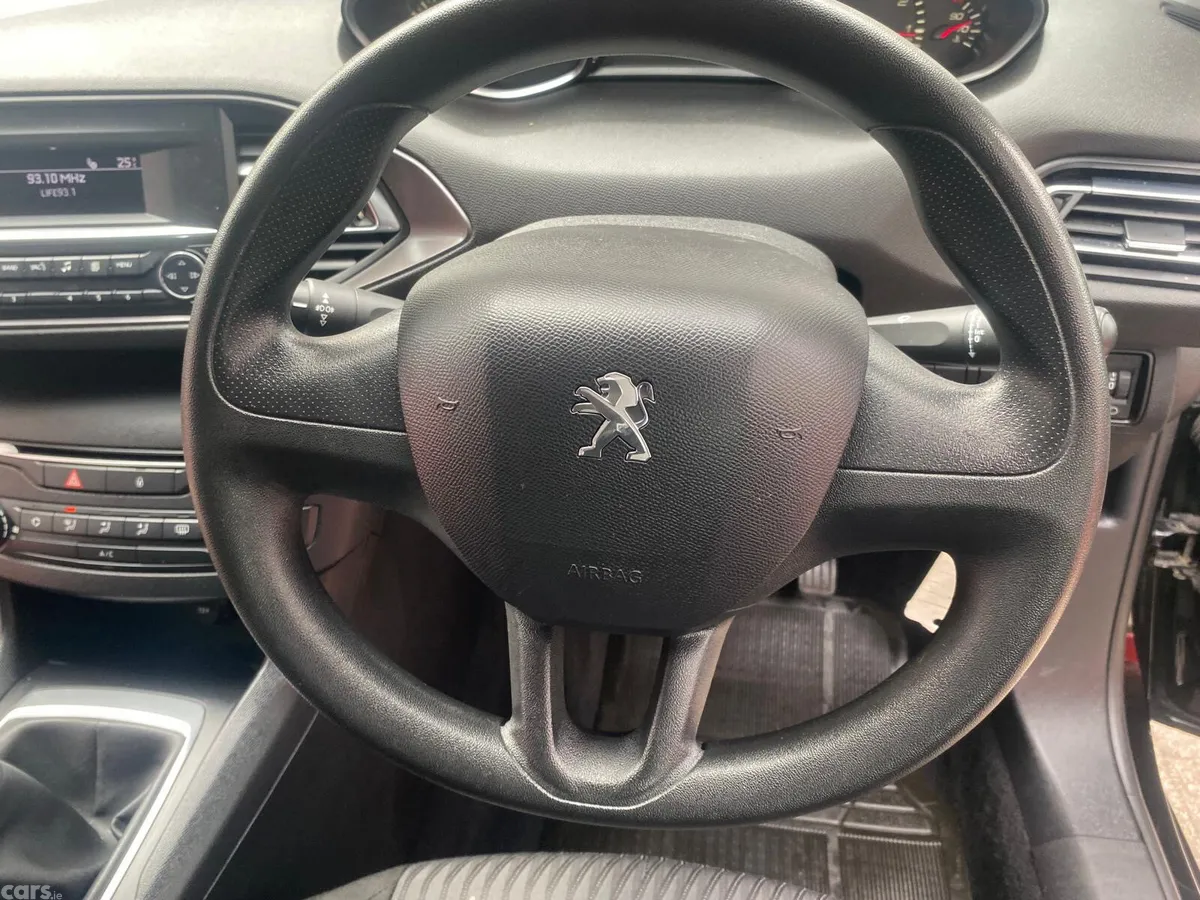 Peugeot 308 Hatchback, Petrol, 2015, Black