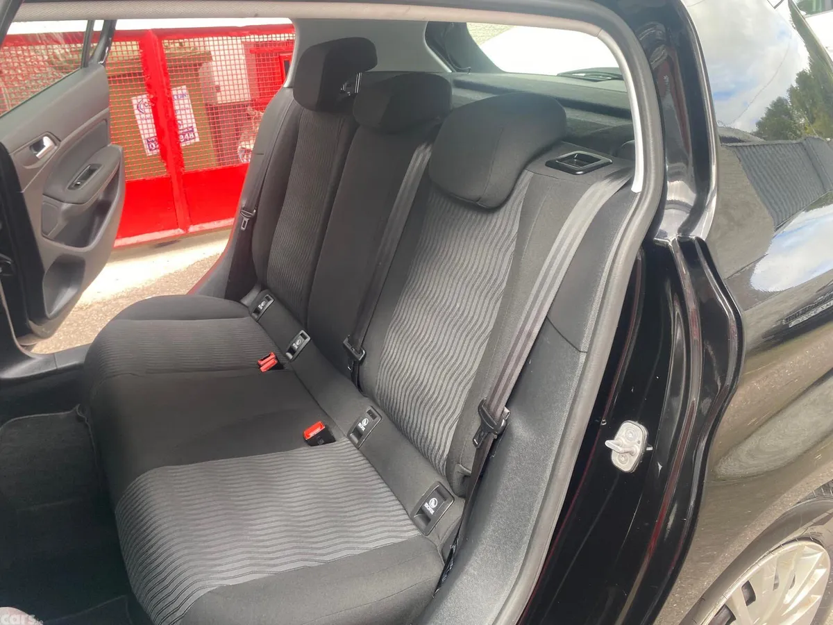 Peugeot 308 Hatchback, Petrol, 2015, Black