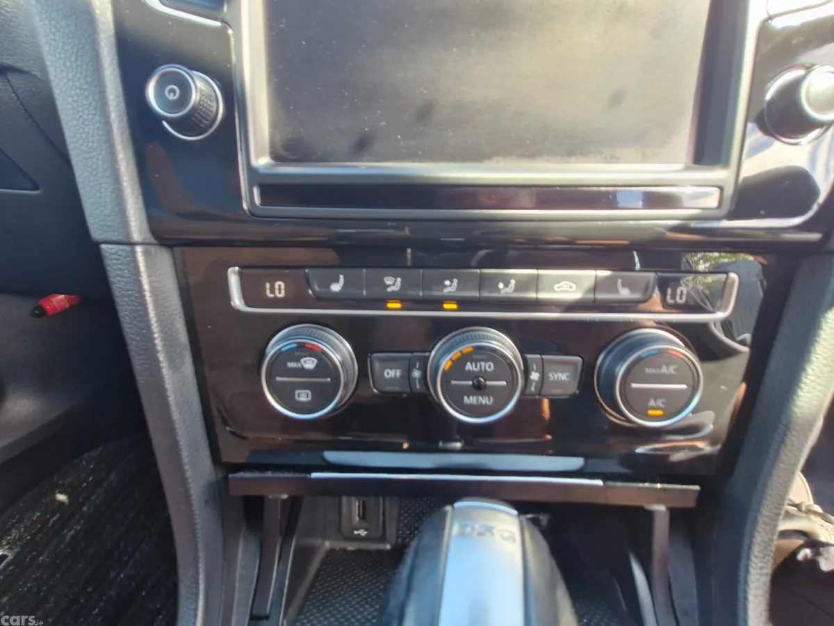Volkswagen Golf Hatchback, Petrol, 2014, White