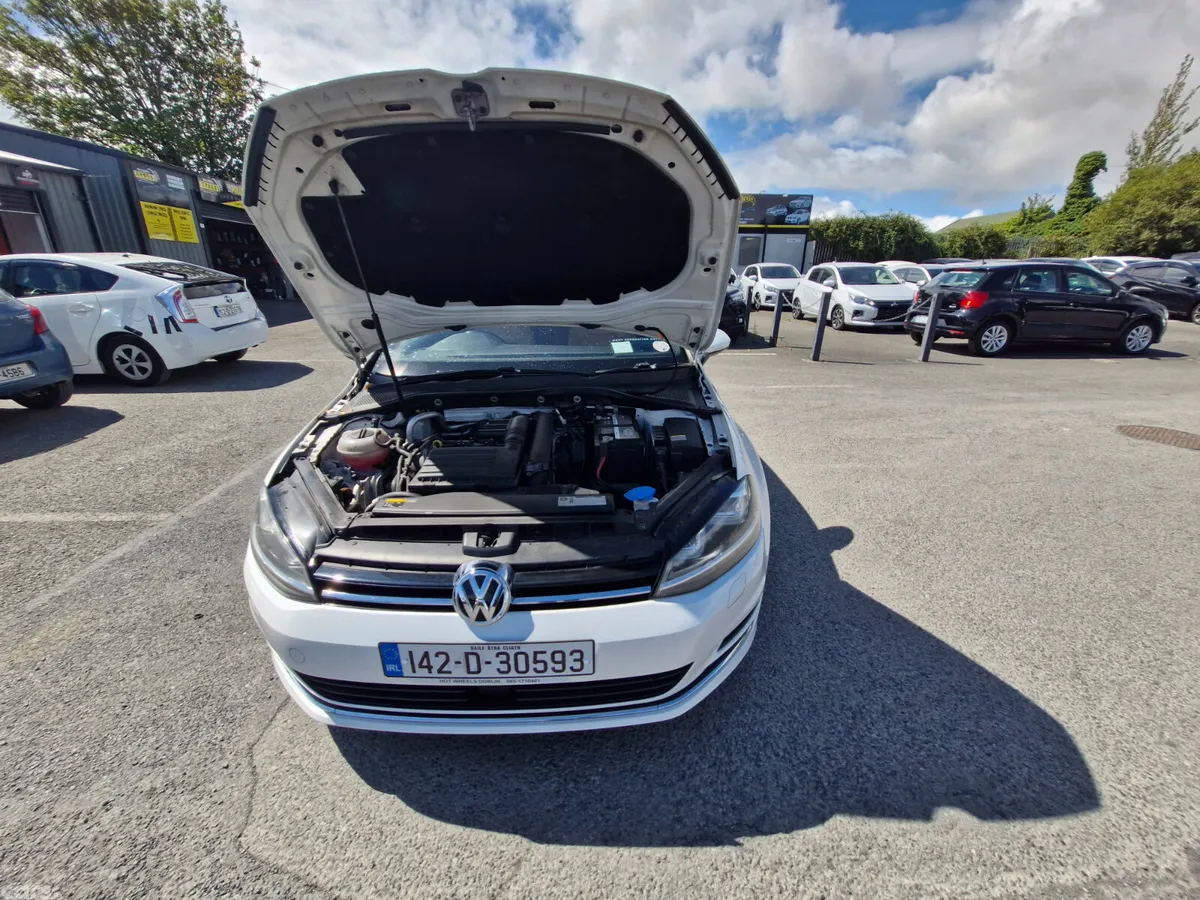 Volkswagen Golf Hatchback, Petrol, 2014, White