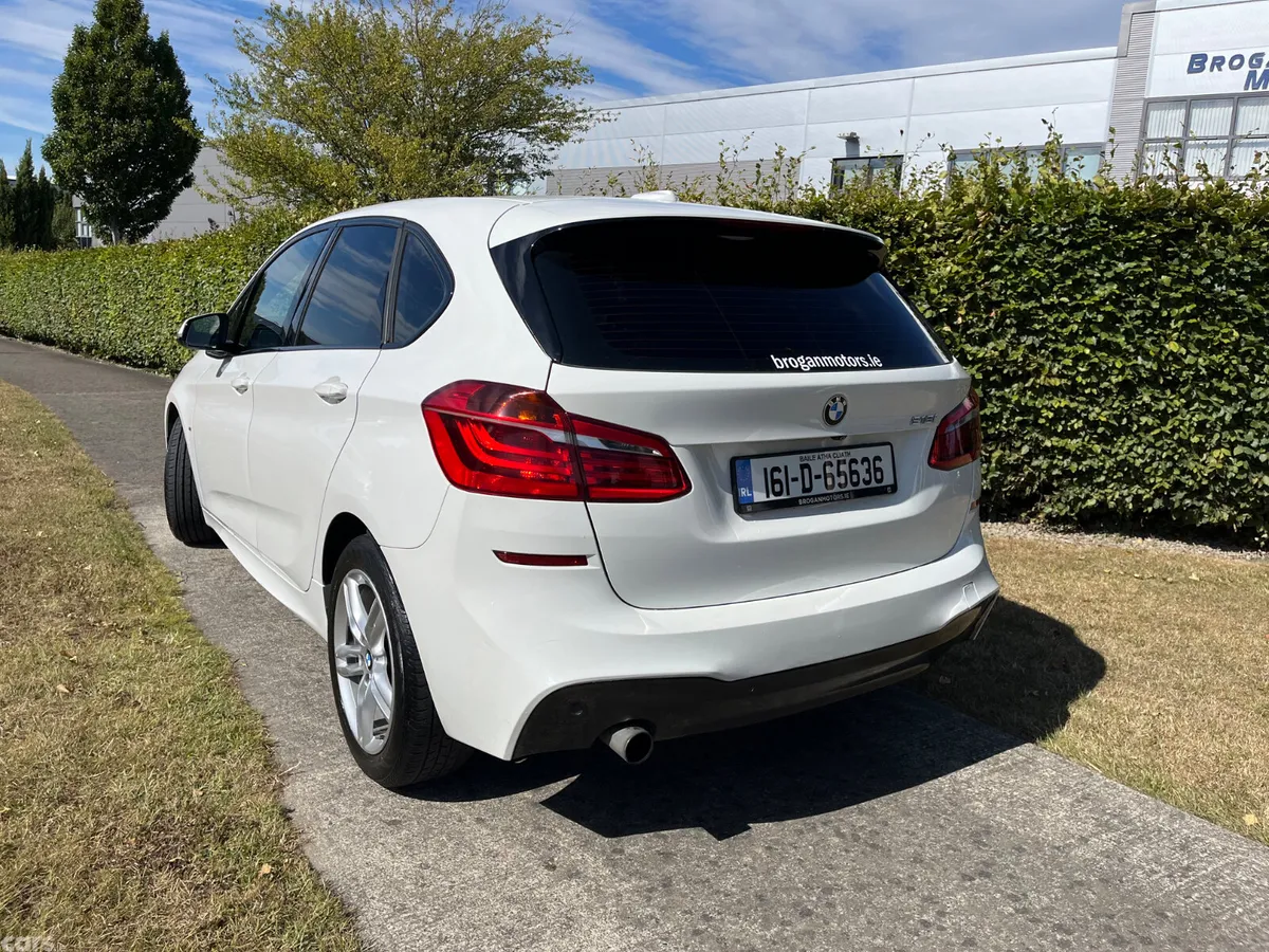 BMW 2-Series Hatchback, Petrol, 2016, White