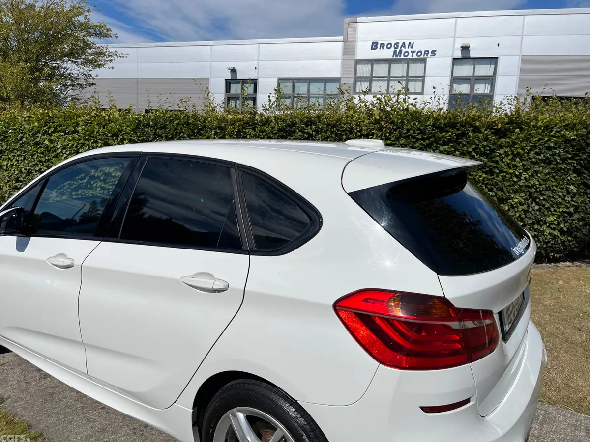 BMW 2-Series Hatchback, Petrol, 2016, White