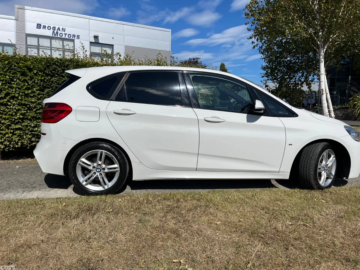 BMW 2-Series Hatchback, Petrol, 2016, White