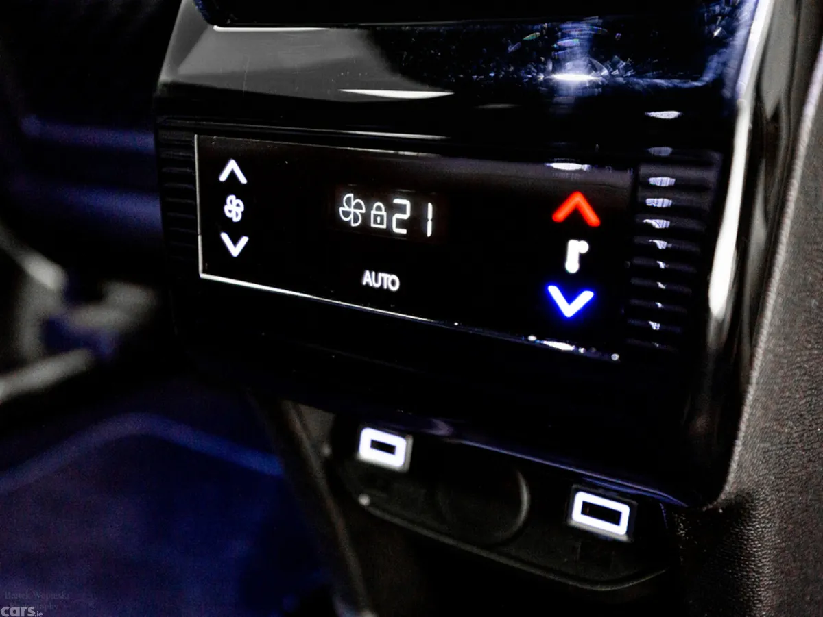 Peugeot 5008 SUV, Electric, 2025, Blue