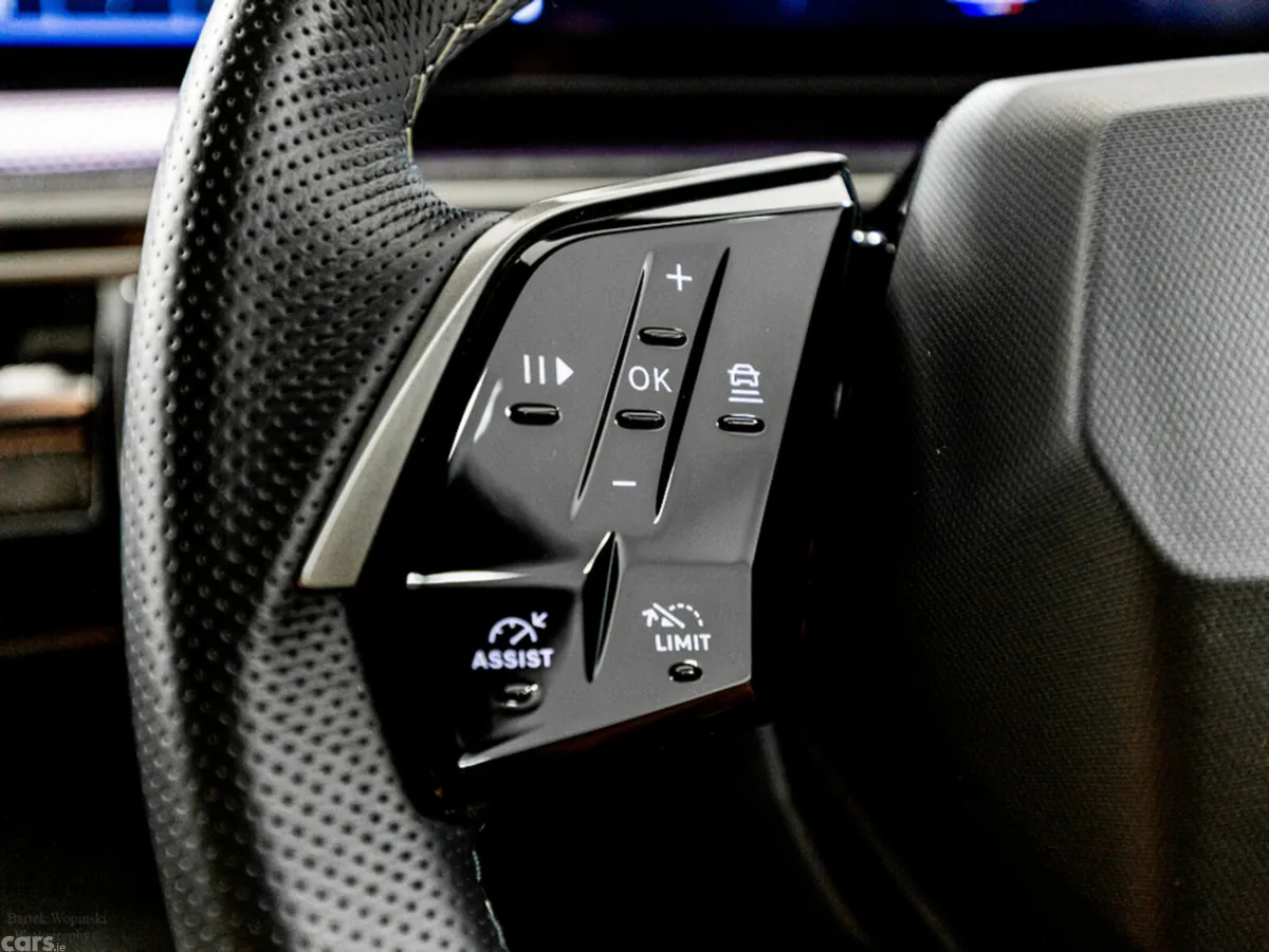 Peugeot 5008 SUV, Electric, 2025, Blue