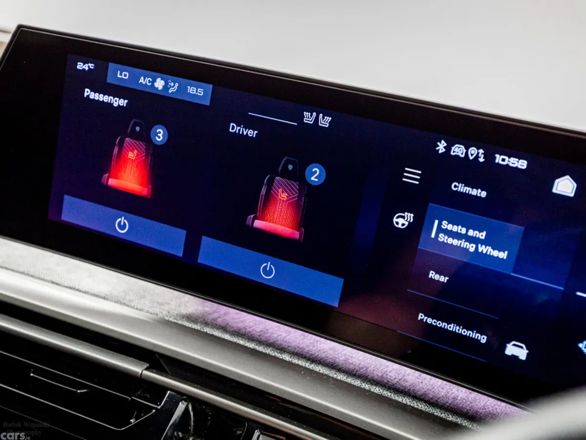 Peugeot 5008 SUV, Electric, 2025, Blue
