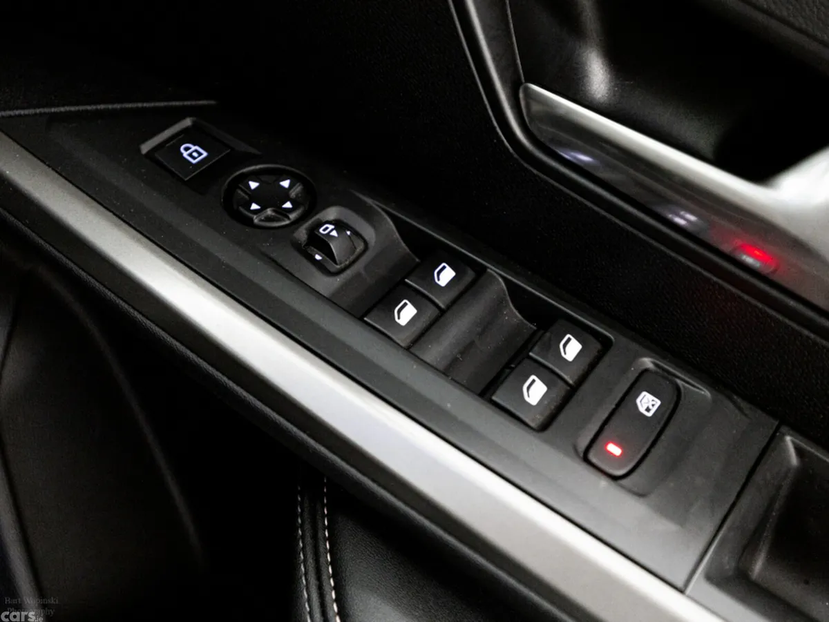 Peugeot 3008 SUV, Petrol, 2025, White