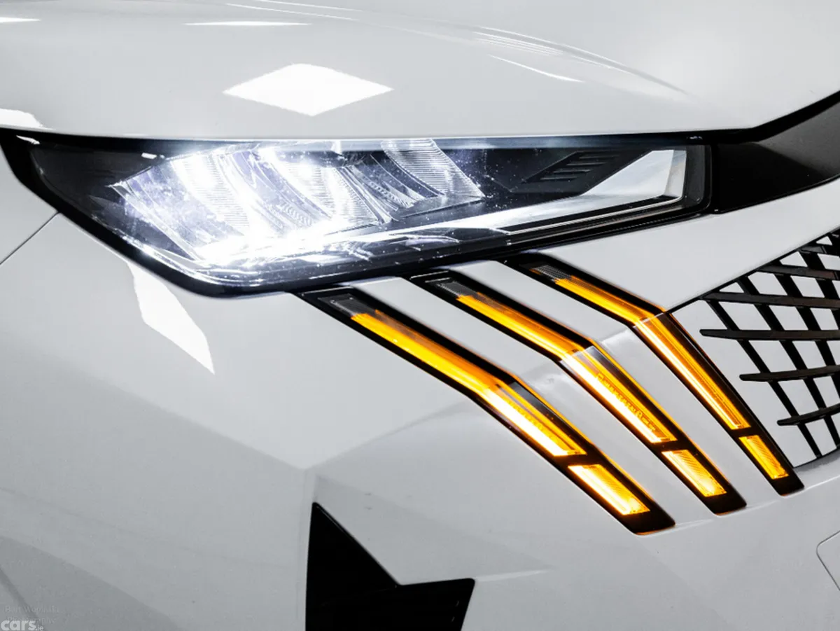 Peugeot 3008 SUV, Petrol, 2025, White