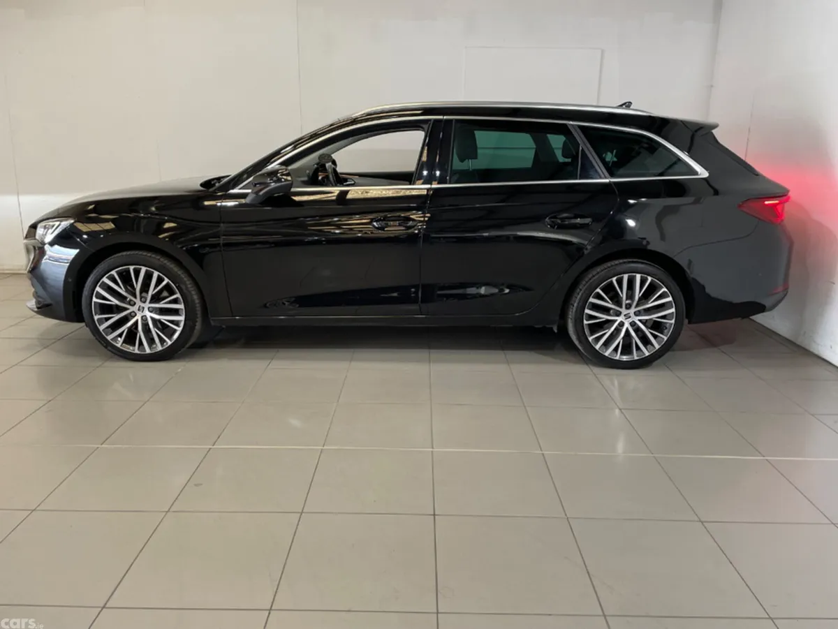 SEAT Leon Hatchback, Diesel, 2022, Black