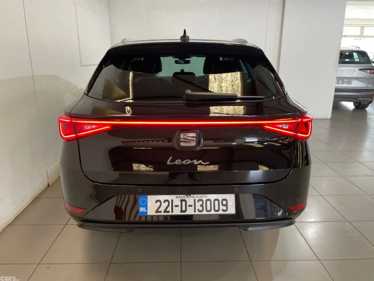 SEAT Leon Hatchback, Diesel, 2022, Black