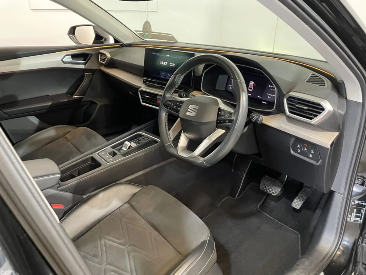 SEAT Leon Hatchback, Diesel, 2022, Black