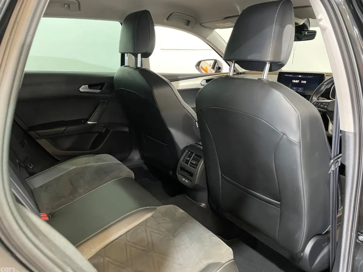 SEAT Leon Hatchback, Diesel, 2022, Black