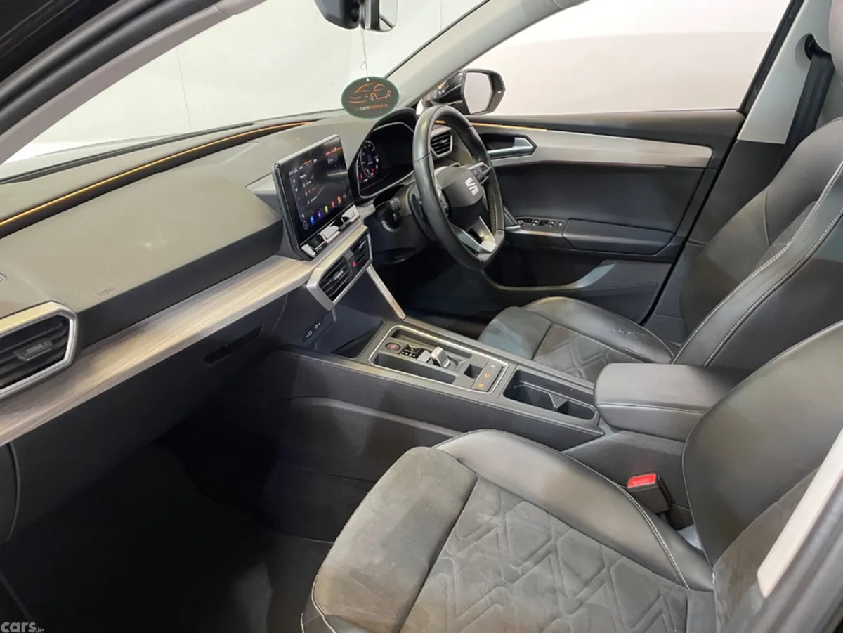 SEAT Leon Hatchback, Diesel, 2022, Black