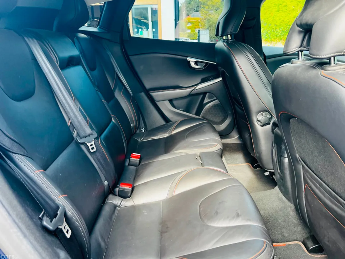Volvo V40 Hatchback, Petrol, 2015, Blue