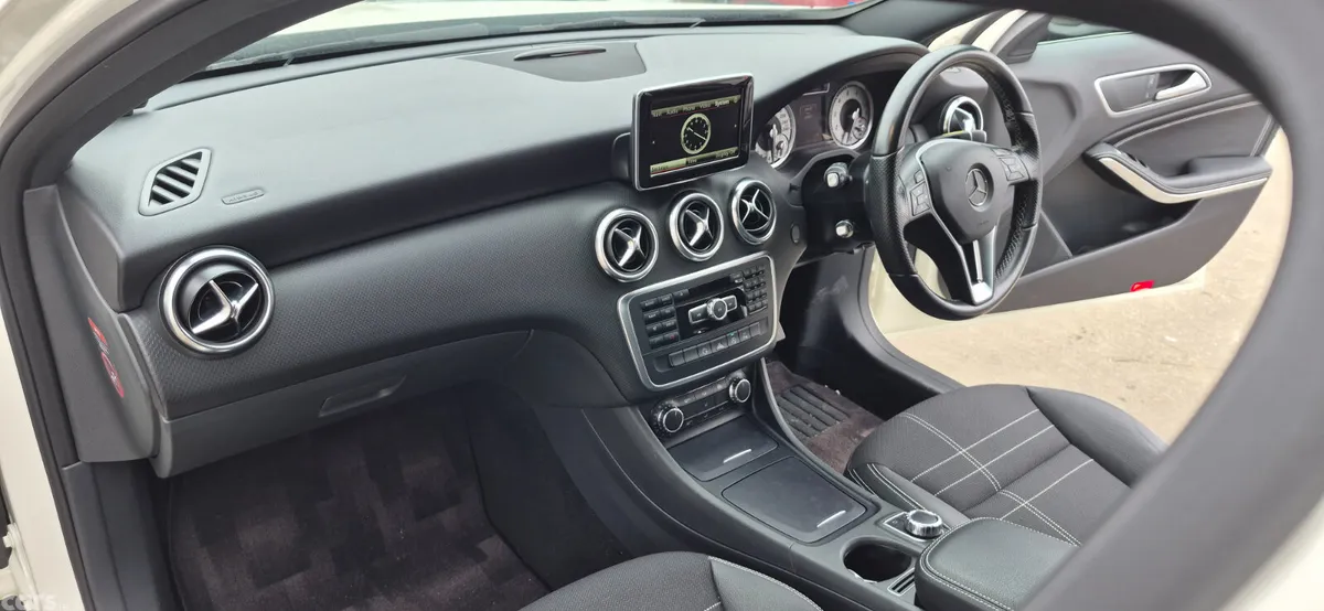 Mercedes-Benz A-Class Hatchback, Petrol, 2015, White