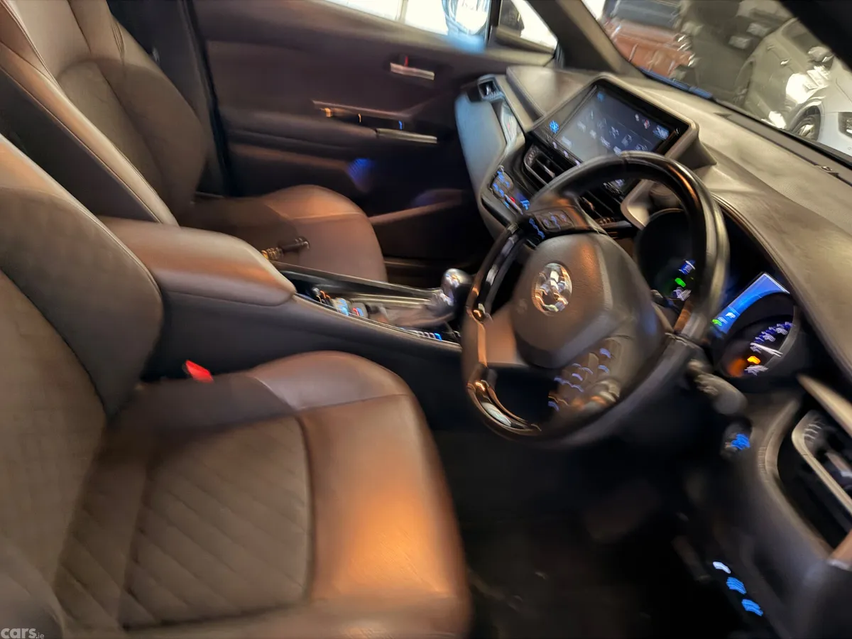 Toyota C-HR MPV, Petrol Hybrid, 2017, Black