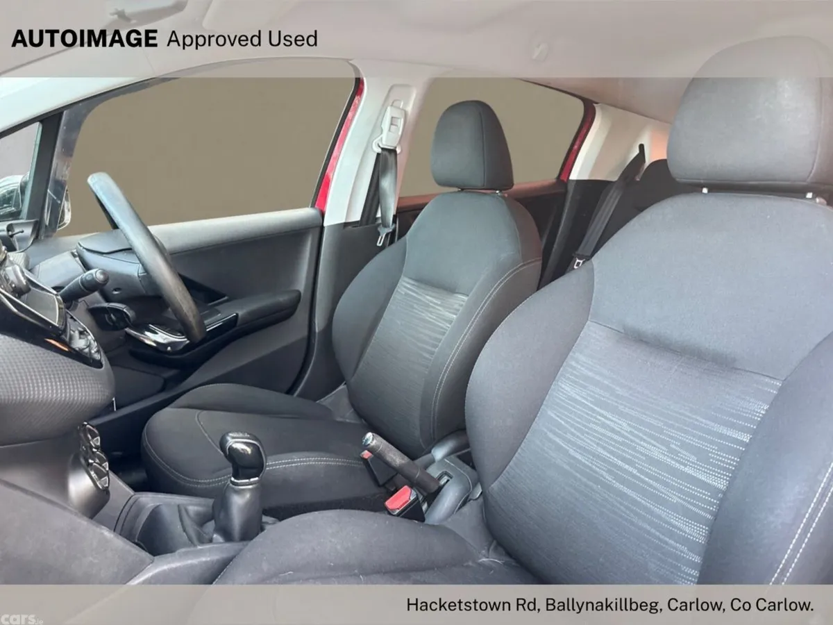 Peugeot 208 Hatchback, Petrol, 2016, Red