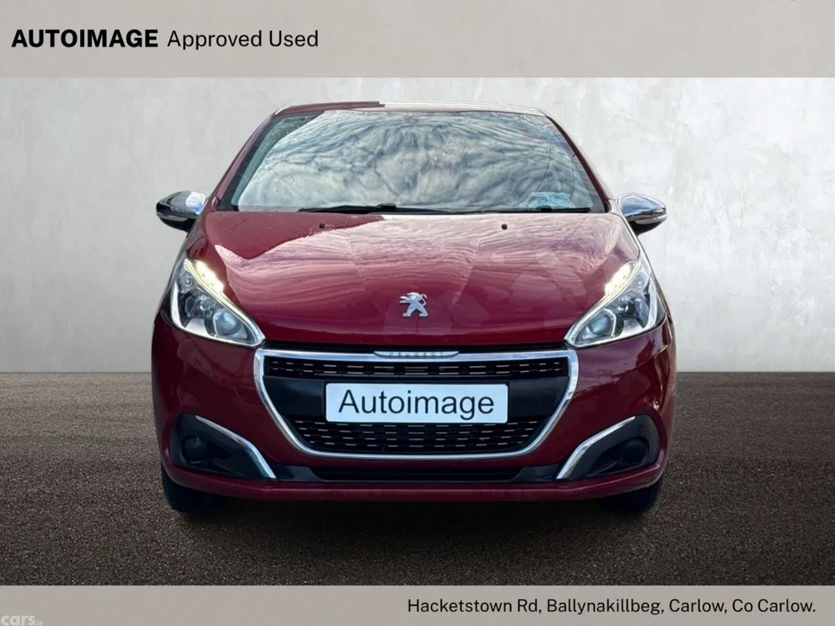 Peugeot 208 Hatchback, Petrol, 2016, Red