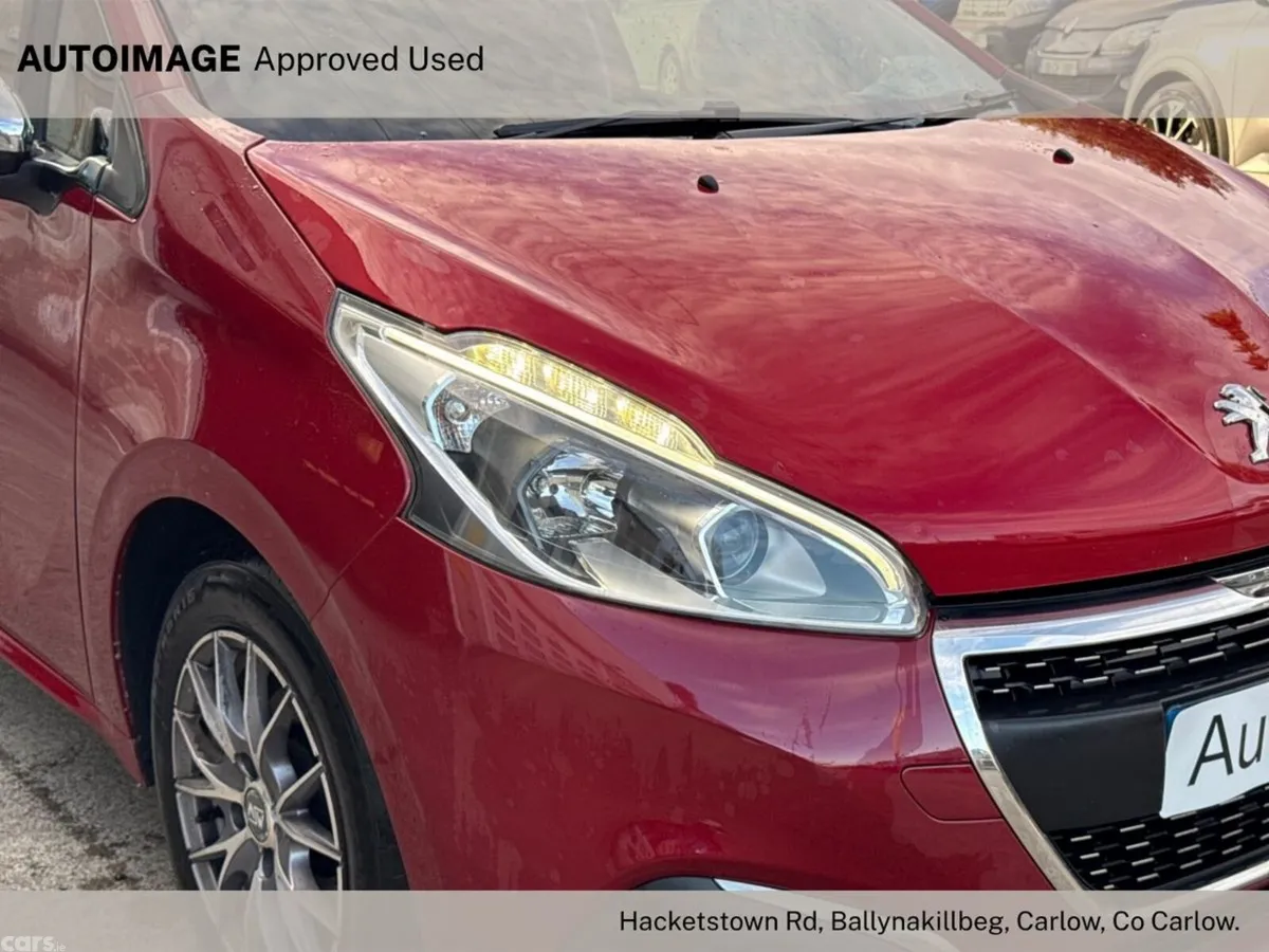 Peugeot 208 Hatchback, Petrol, 2016, Red