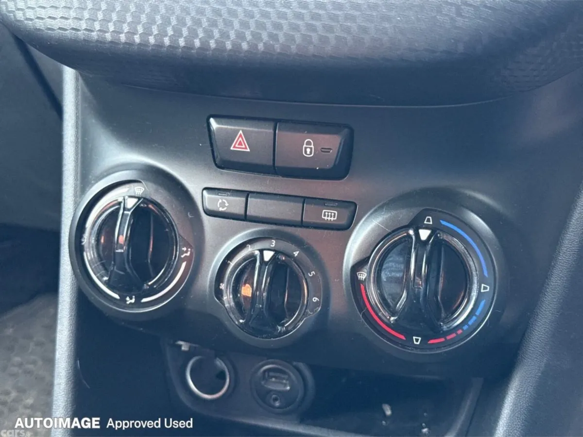 Peugeot 208 Hatchback, Petrol, 2016, Red