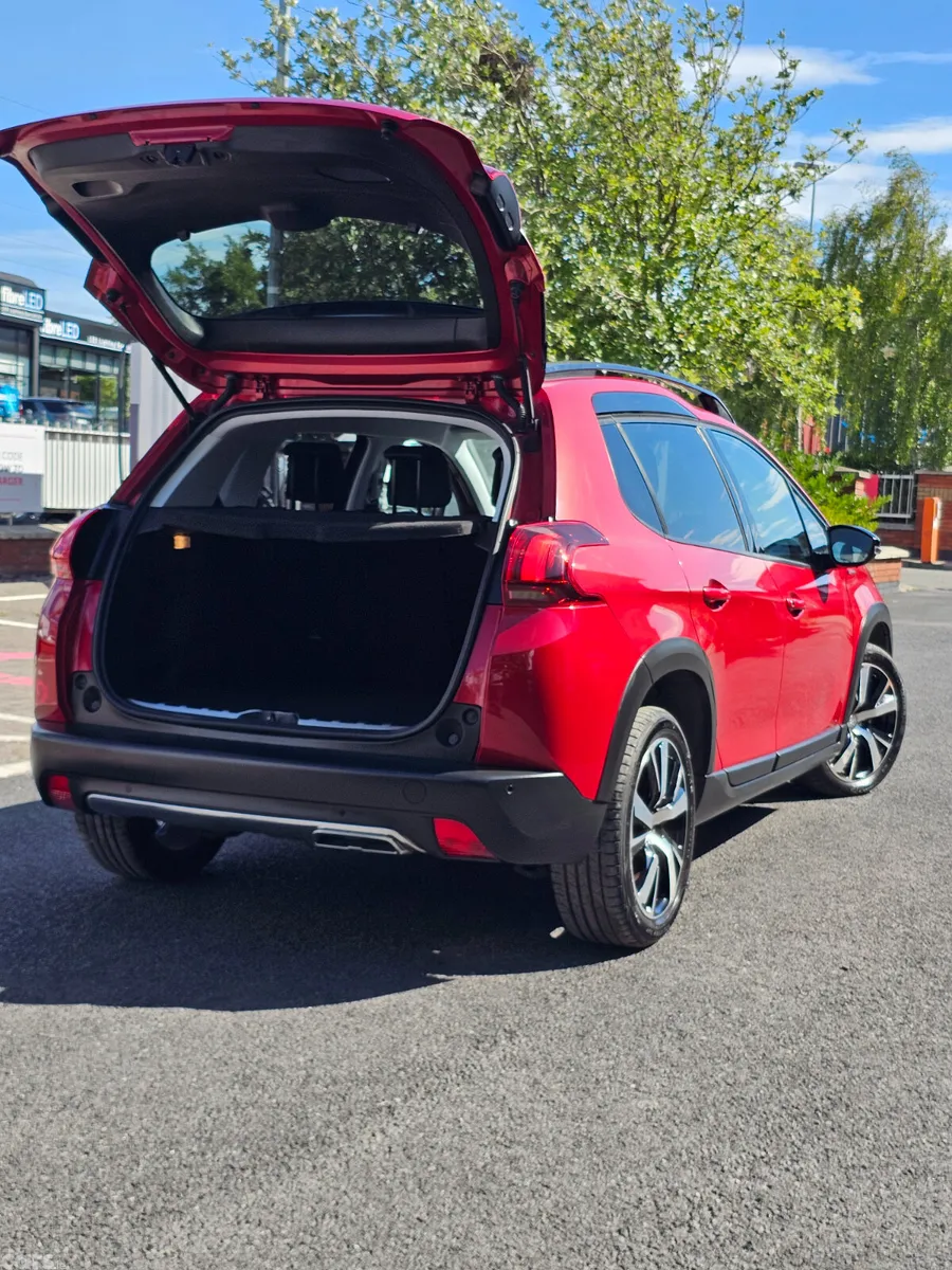 Peugeot 2008 Hatchback, Petrol, 2017, Red