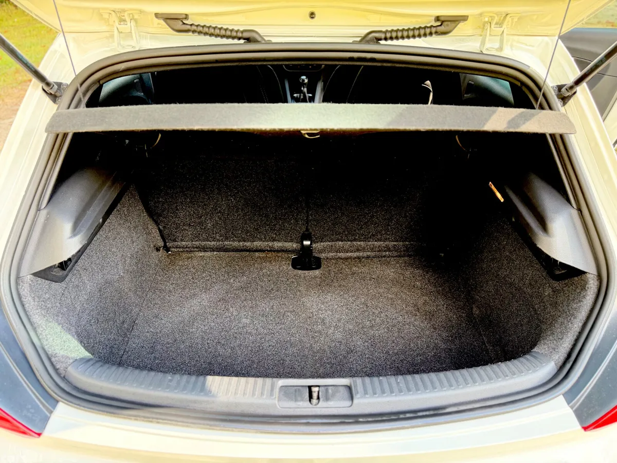 Volkswagen Scirocco Coupe, Diesel, 2015, White