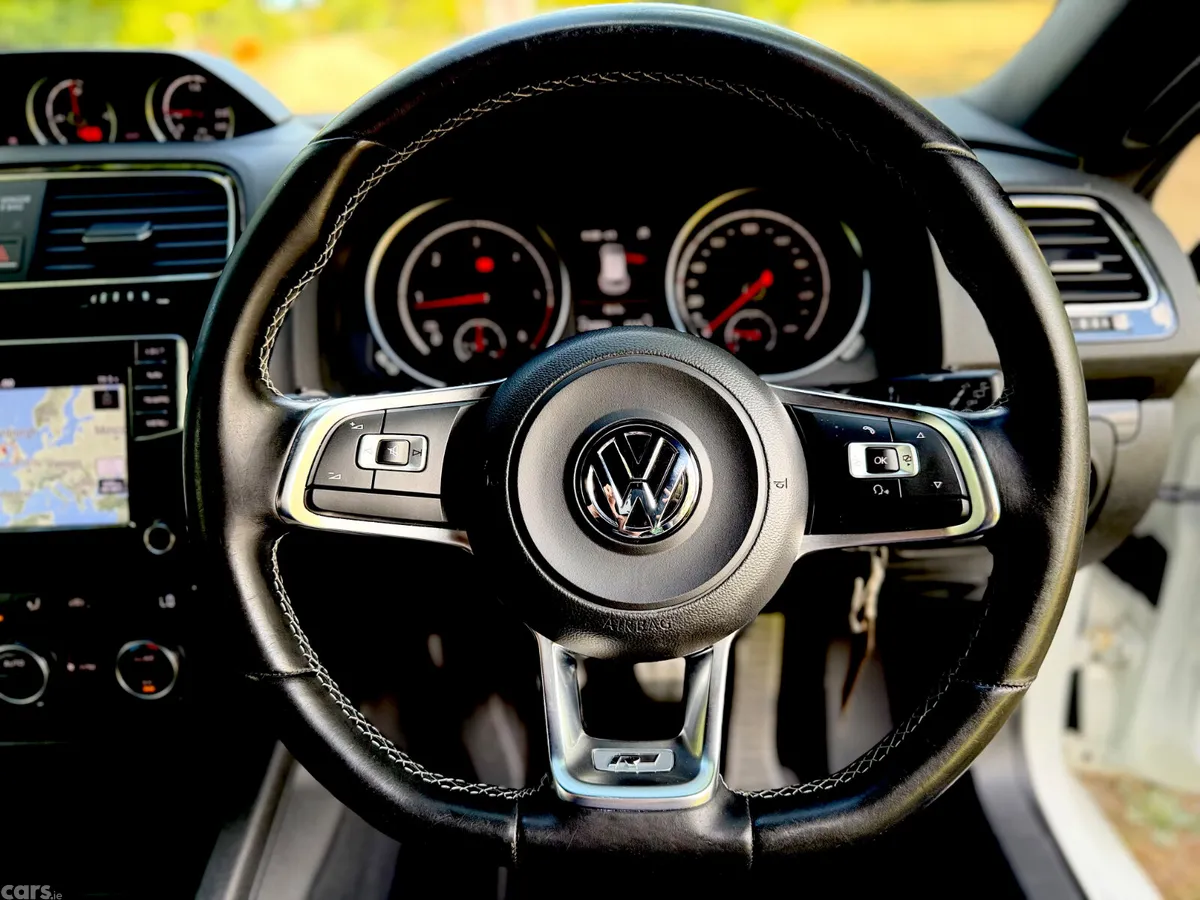 Volkswagen Scirocco Coupe, Diesel, 2015, White
