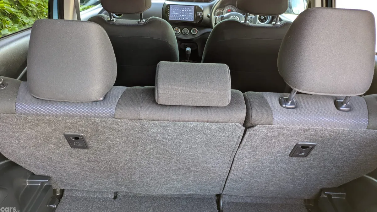 Toyota Yaris Hatchback, Petrol, 2016, Blue