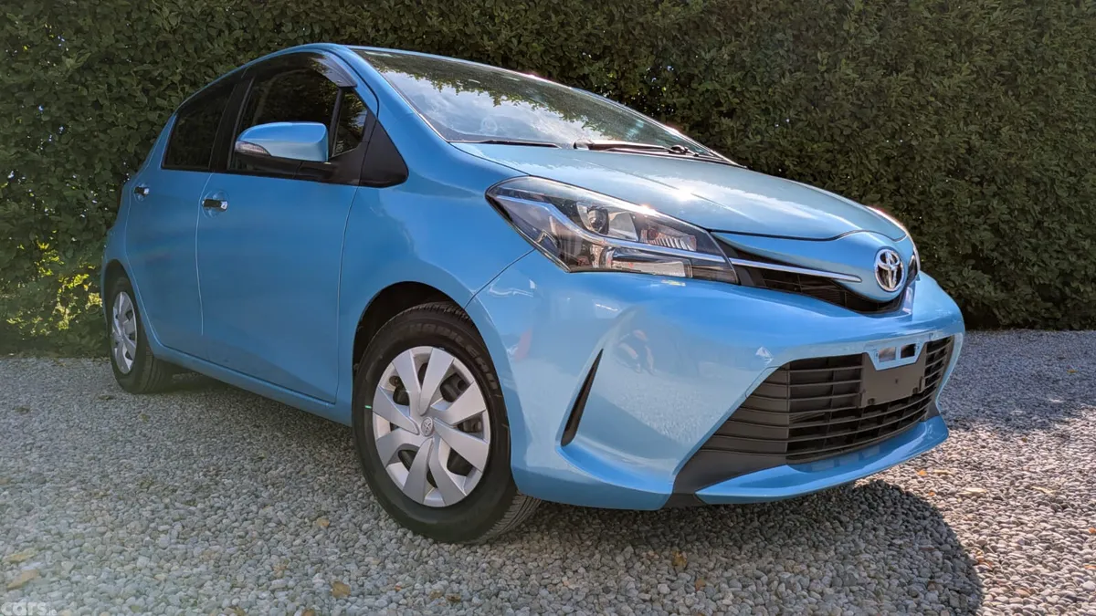 Toyota Yaris Hatchback, Petrol, 2016, Blue