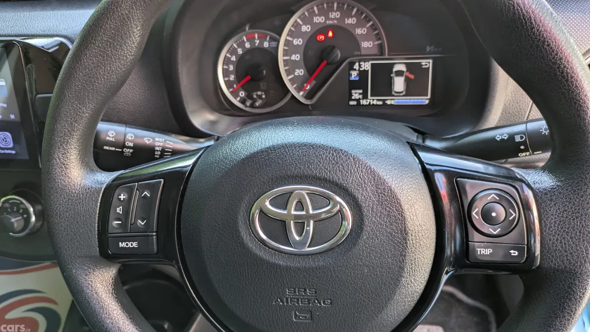 Toyota Yaris Hatchback, Petrol, 2016, Blue