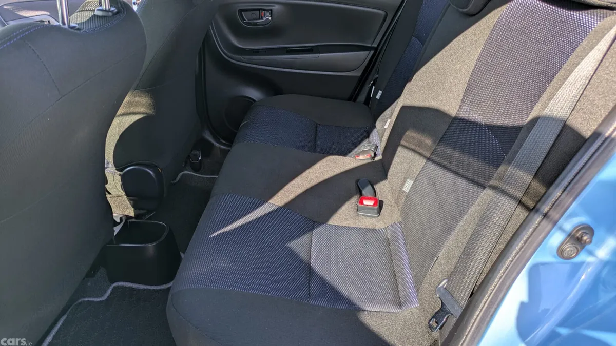 Toyota Yaris Hatchback, Petrol, 2016, Blue