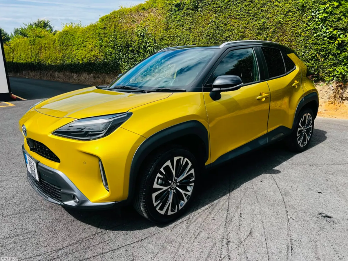 Toyota Yaris Cross Hatchback, Petrol Hybrid, 2023, Yellow