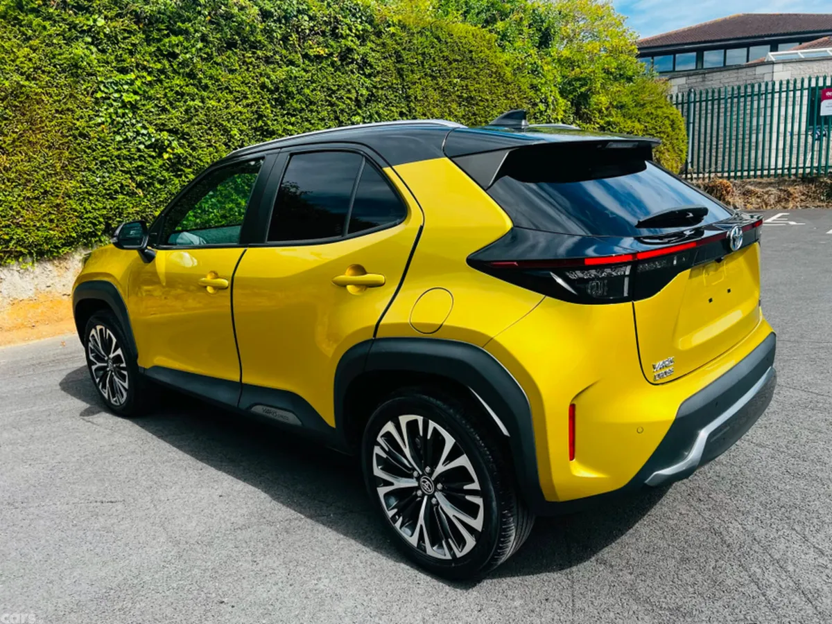 Toyota Yaris Cross Hatchback, Petrol Hybrid, 2023, Yellow