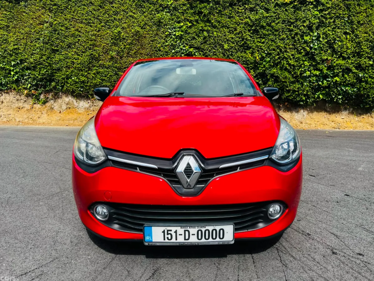 Renault Clio Hatchback, Petrol, 2015, Red