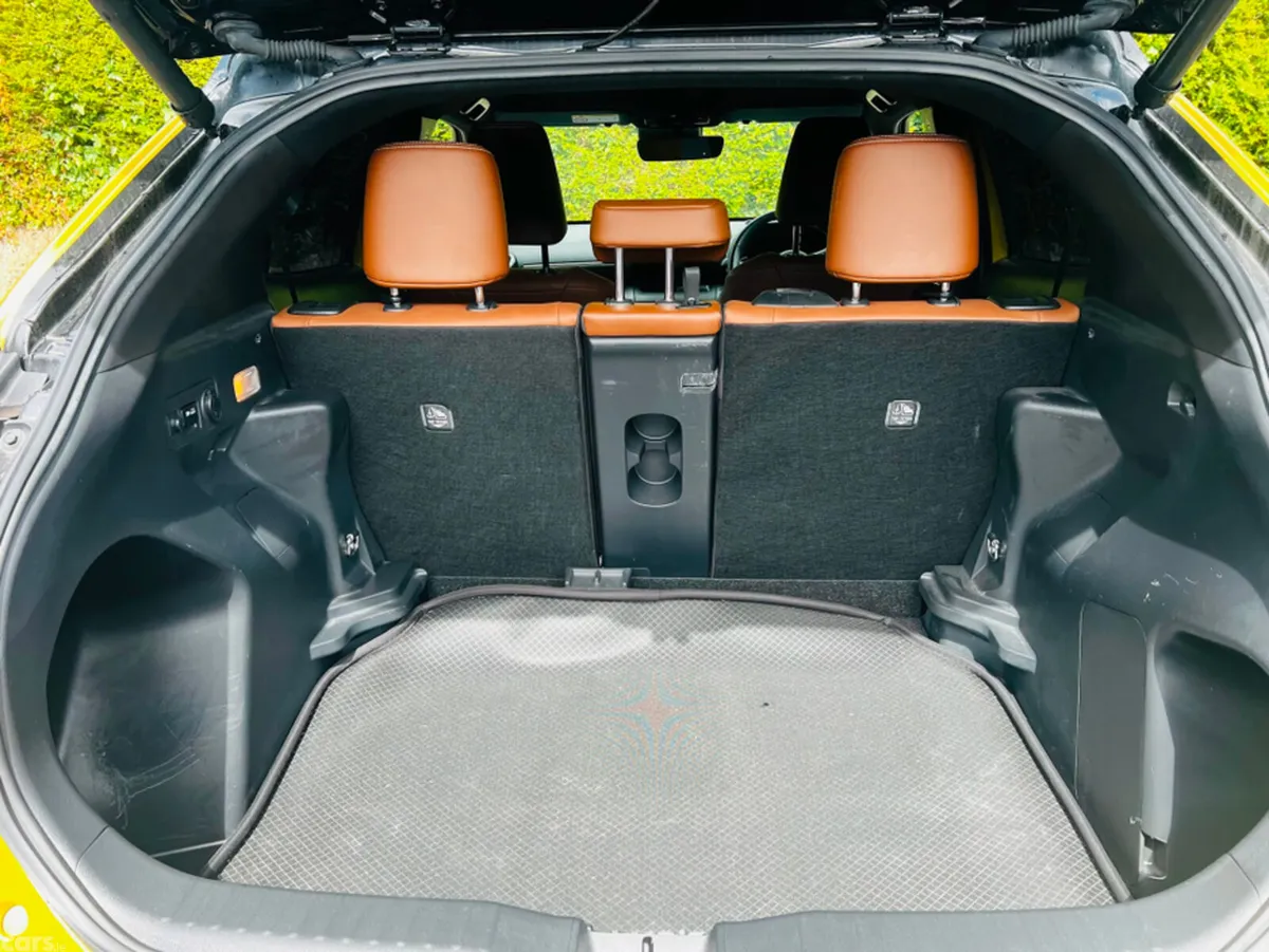 Toyota Yaris Cross Hatchback, Petrol Hybrid, 2023, Yellow