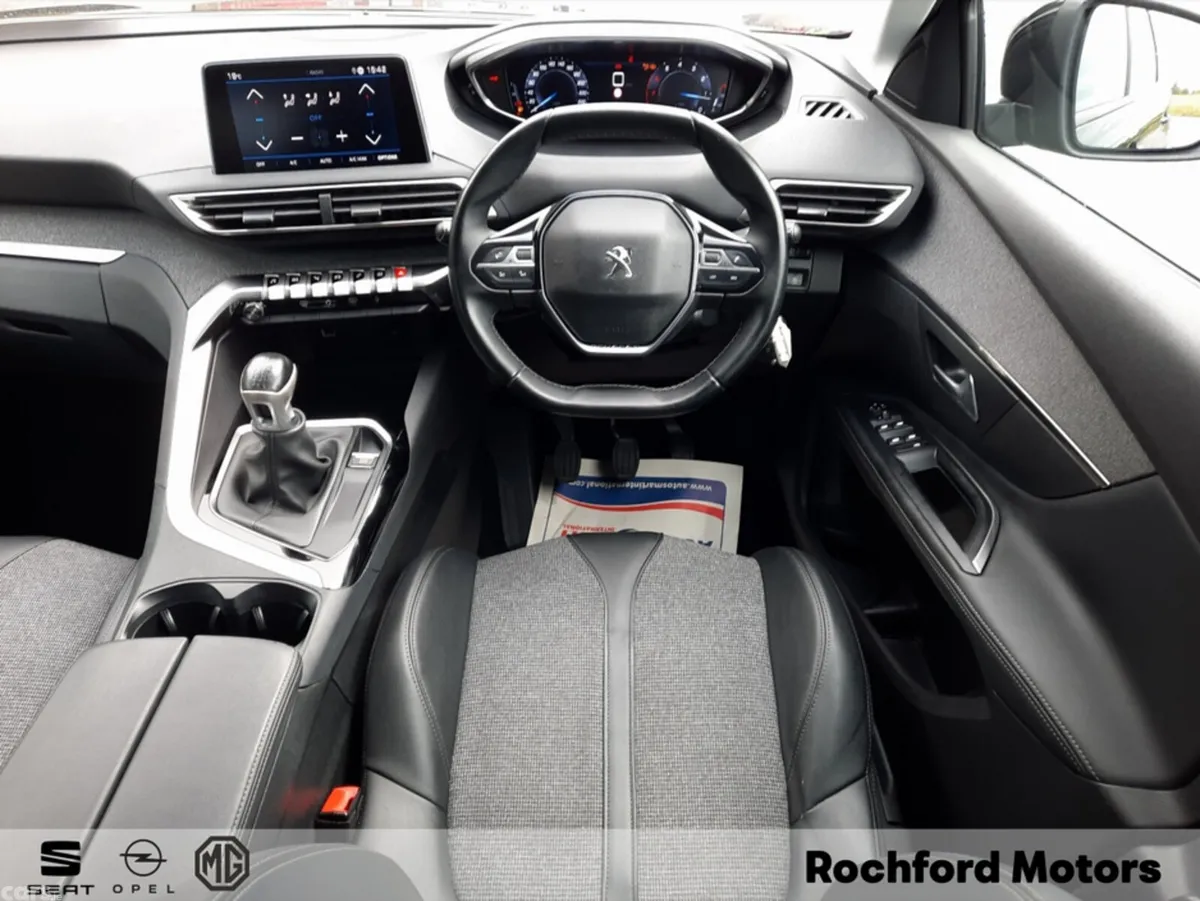 Peugeot 5008 MPV, Petrol, 2020, Black