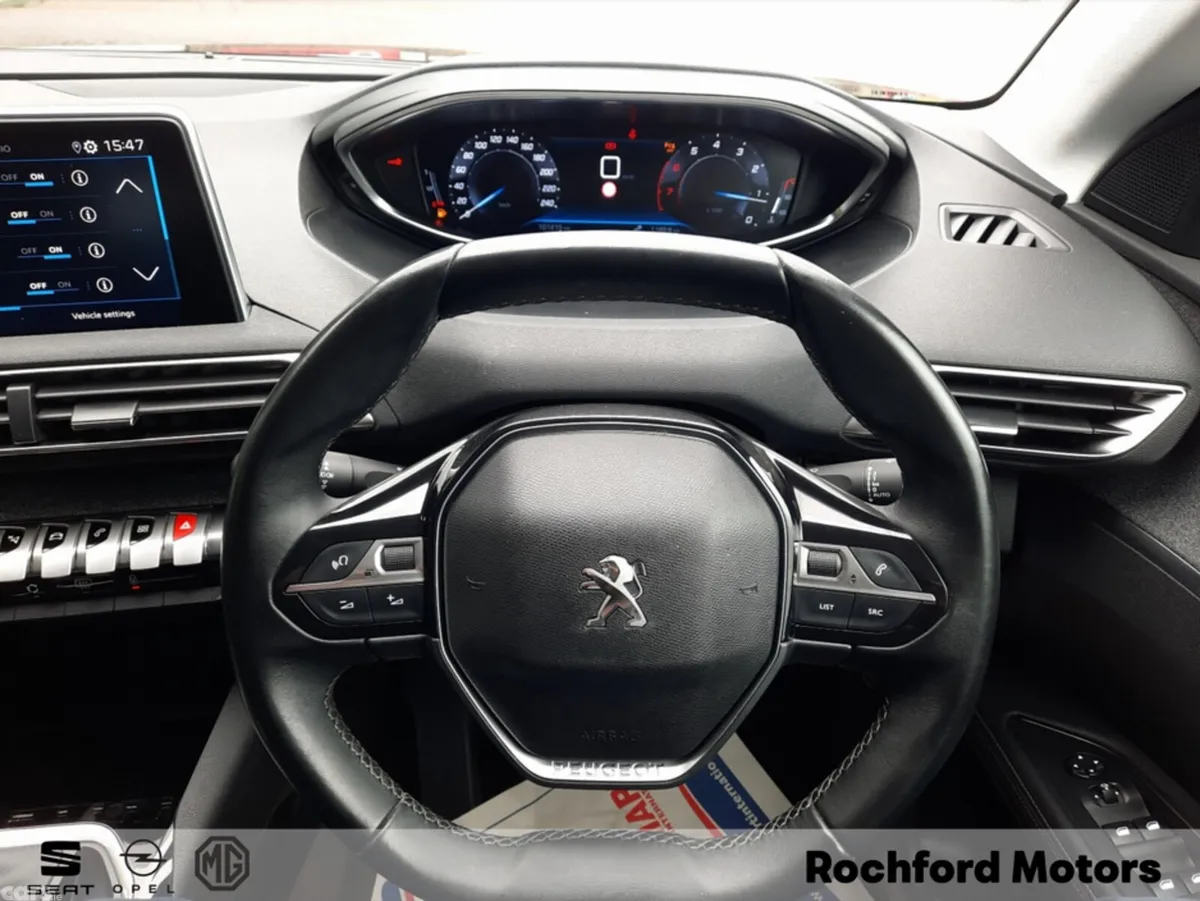 Peugeot 5008 MPV, Petrol, 2020, Black