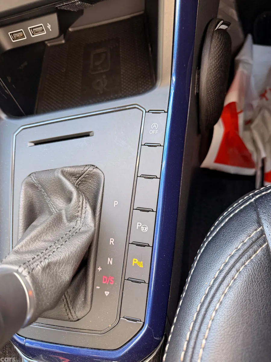 Volkswagen Polo Hatchback, Petrol, 2019, Blue