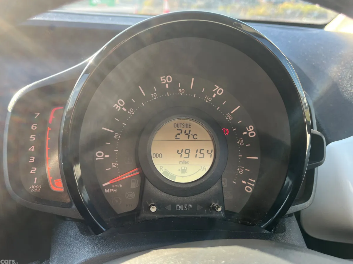 Toyota Aygo Hatchback, Petrol, 2014, White